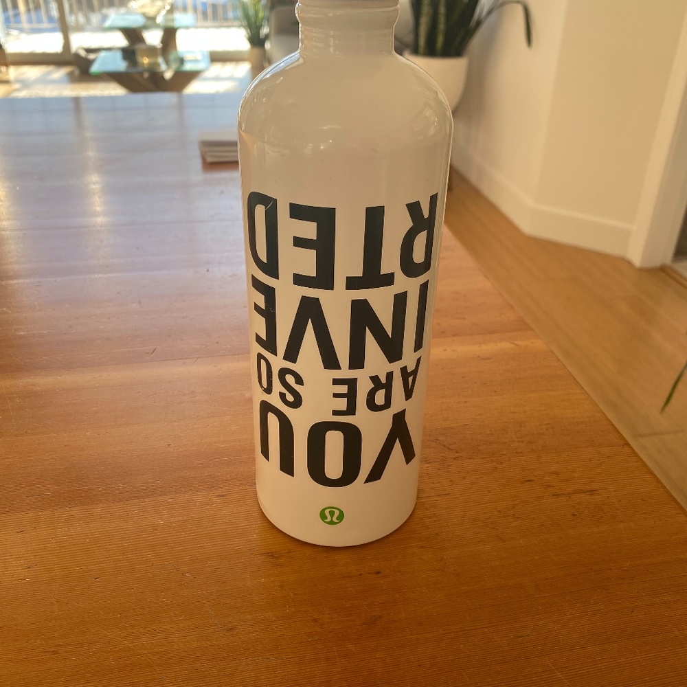 Lululemon water bottle